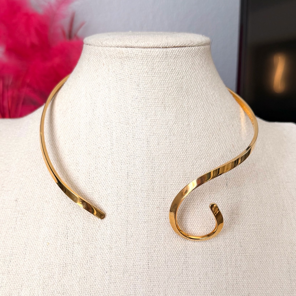Open Front Gold Choker Necklace 40$